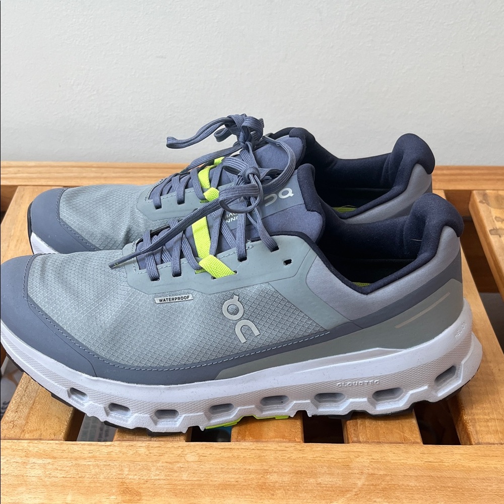 On cloud sneakers worn once size 8.5